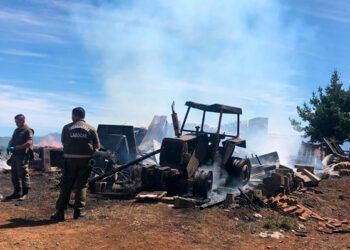 Nuevo ataque incendiario en La Araucanía: Queman dos camiones forestales y una camioneta en Loncoche
