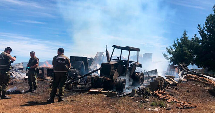 Nuevo ataque incendiario en La Araucanía: Queman dos camiones forestales y una camioneta en Loncoche