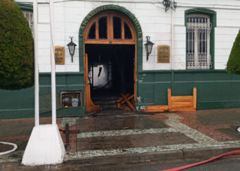 Incendio destruyó la prefectura de Carabineros de Punta Arenas