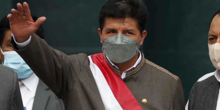 Pedro Castillo anunció proyecto para plebiscitar una nueva Constitución en Perú