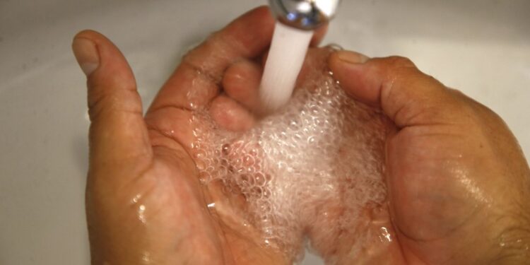 Lanzan protocolo para el racionamiento de agua en Santiago
