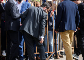 Lanzan piedra al presidente Boric durante gira por la región de Coquimbo