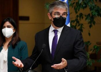 Ministro de Hacienda presenta plan con incentivos a la contratación y créditos a pymes