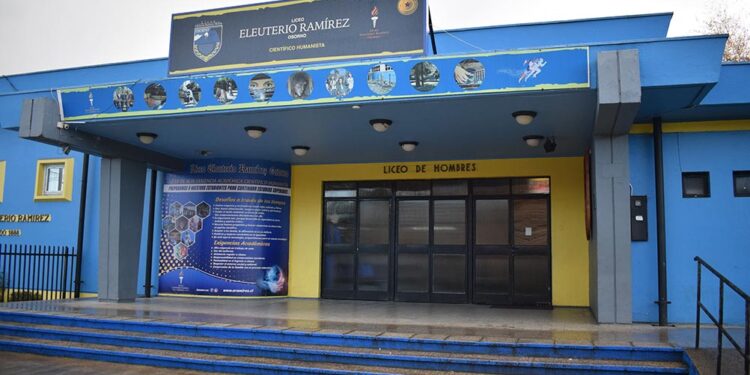 Osorno: Estudiante arrojó agua caliente a compañera en pleno recreo