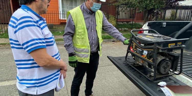 Osorno: entregan equipo de respaldo a persona electrodependiente 