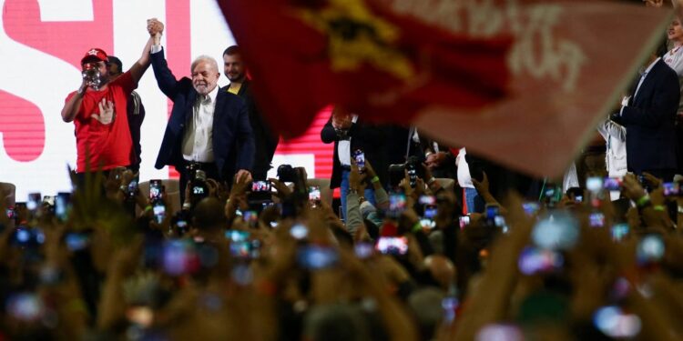 Lula lanza precandidatura presidencial: Enfrentará a Bolsonaro