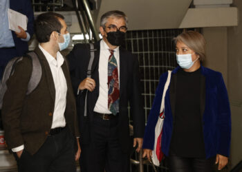 Senado comienza tramitación de proyecto que aumenta salario mínimo a $400 mil