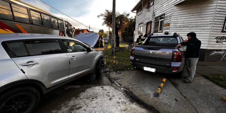 Osorno: colisión vehicular en Rahue Bajo deja una persona lesionada