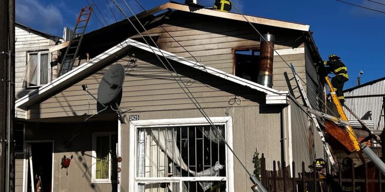 Incendio destruyó una vivienda y dejó 7 damnificados en Osorno
