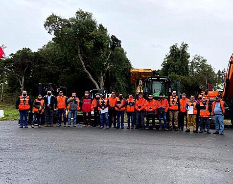 Osorno: entregan maquinaria a Vialidad para mejoramiento de caminos 