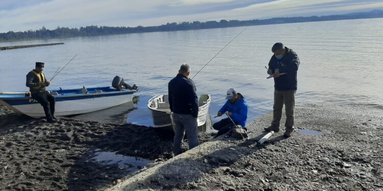 Sernapesca da término a temporada de pesca recreativa en región de Los Lagos
