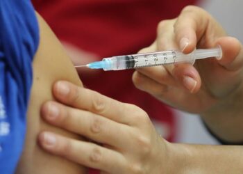 Seremi de Salud Los Lagos afirma que retrocesos de fases son por proceso de vacunación 