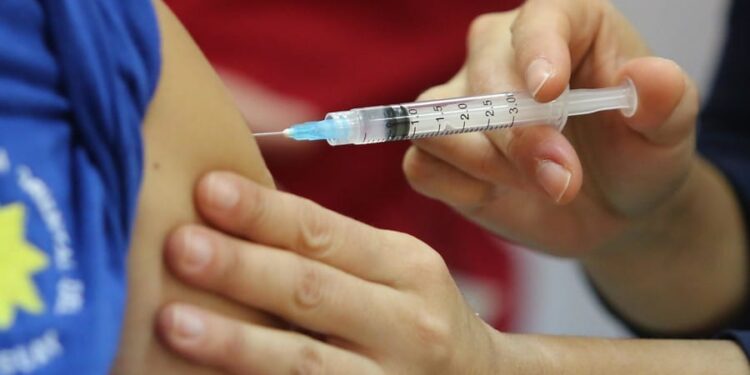 Seremi de Salud Los Lagos afirma que retrocesos de fases son por proceso de vacunación 