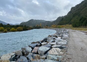 Río Espolón en Futaleufú cuenta con nuevas defensas fluviales