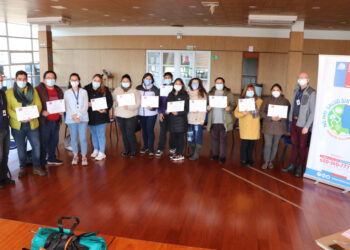 Capacitan a facilitadores comunitarios en prevención del suicidio en Osorno
