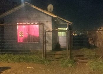 Mujer es detenida por vecinos mientras robaba al interior de vivienda en Osorno