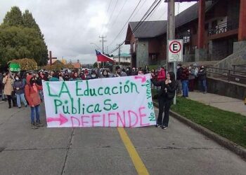 Profesores de San Pablo cumplen una semana de paro indefinido