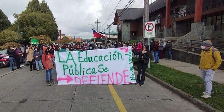 Profesores de San Pablo cumplen una semana de paro indefinido
