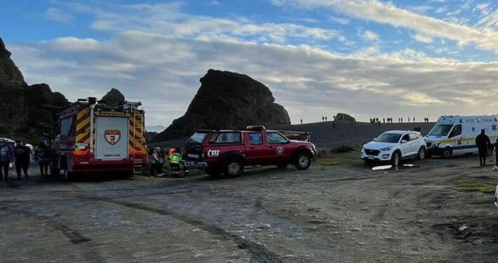 Encuentran cuerpo sin vida de niño que fue arrastrado por oleaje en playa de Ancud