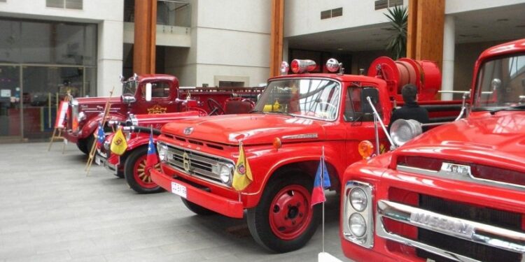 Día de los Patrimonios: Bomberos de Osorno exhibe sus carros reliquias hoy domingo