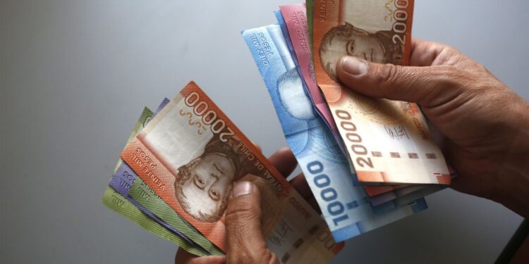 Salario mínimo ingresa este lunes a la Cámara