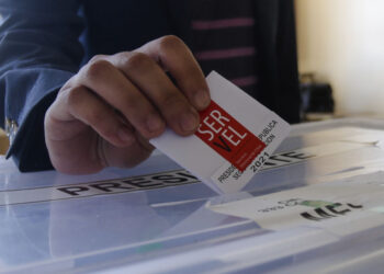 Nueva Constitución: Voto voluntario para jóvenes de 16 y 17 años, obligatorio desde los 18