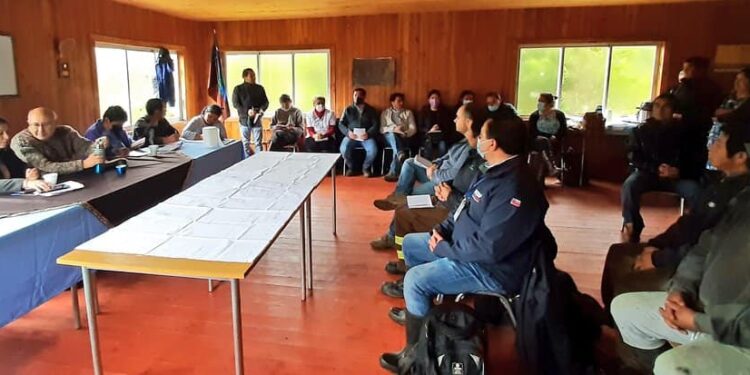 Conforman mesa de trabajo con servicios públicos en sector cordillerano de San Juan de la Costa 