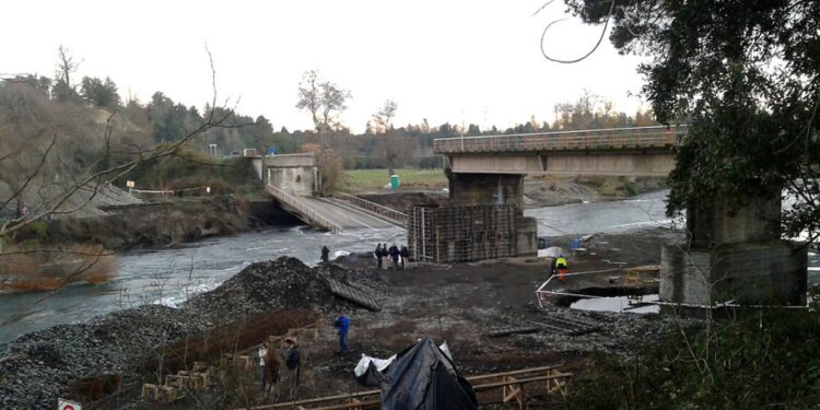 MOP afirma que no existe suspensión ni retraso en licitación del puente Cancura