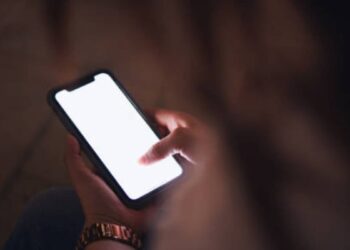 Funcionaria de la PDI Osorno sufre robo de su celular en la vía pública