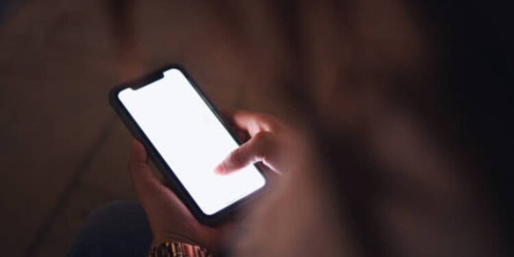 Funcionaria de la PDI Osorno sufre robo de su celular en la vía pública