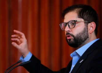 Pulso Ciudadano: Aprobación de Boric sube y la diferencia entre el rechazo y el apruebo se estrecha