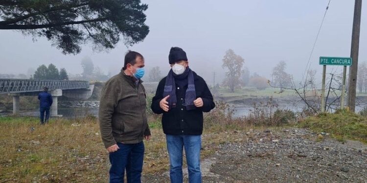 En visita a Cancura, alcaldes de Osorno y Puerto Octay solicitaron pronta licitación para nuevo puente
