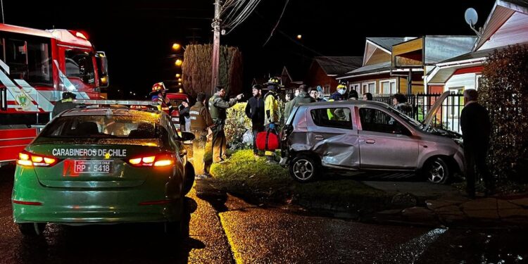 Osorno: Violenta colisión en sector Rahue Alto dejó dos vehículos dañados