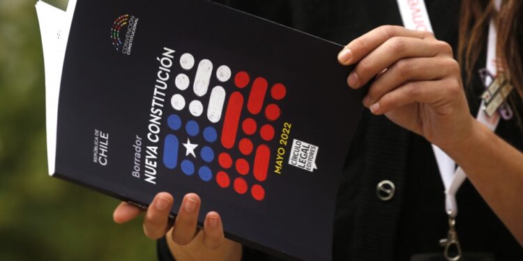 Encuesta Cadem y Nueva Constitución: «Apruebo» crece 5 puntos y queda a solo 3 del «Rechazo»