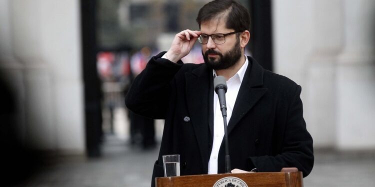 Pulso Ciudadano: desaprobación del presidente Boric llega al 56,4%
