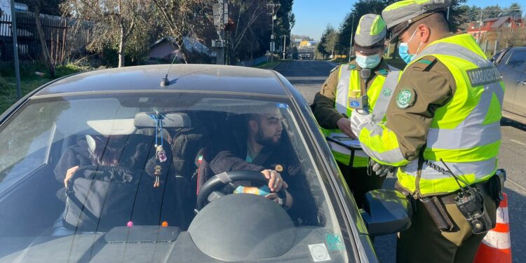 Carabineros de Osorno refuerza controles preventivos este fin de semana largo