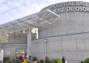 Osorno: Investigan muerte de mujer que ingresó a hospital con diversas heridas cortopunzantes