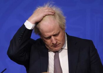 Primer Ministro británico enfrenta votación de no confianza: Si la pierde, podría ser destituido