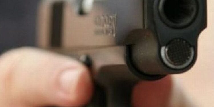 Hombre recibe dos disparos mientras esperaba locomoción en Puerto Montt 