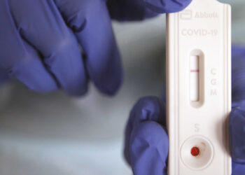Minsal prepara resolución para que test de antígenos autoaplicados accedan a licencia médica por covid-19