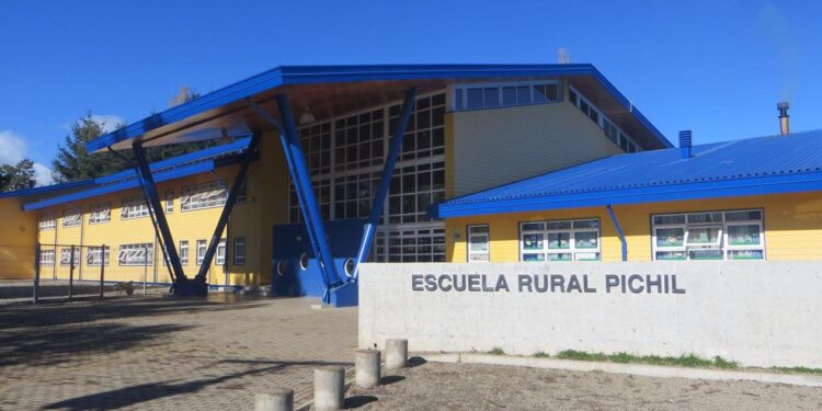 Osorno: Escuela rural de Pichil suspende clases por trabajos en el recinto
