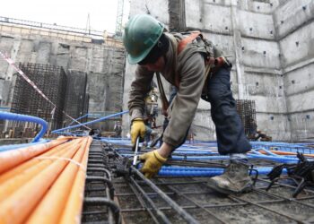 Desempleo cayó en el trimestre marzo-mayo y llegó a 7,8%