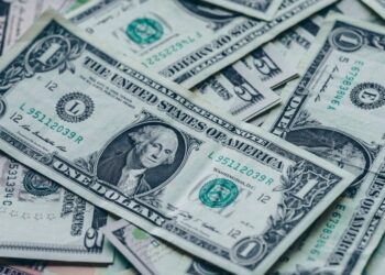 Ministerio de Hacienda liquidará excedente de dólares guardado en caja fiscal
