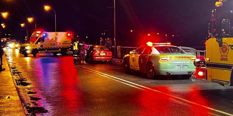 Colisión por alcance en puente San Pablo de Osorno dejó dos lesionados