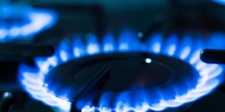 Río Bueno puso en marcha proyecto de gas solidario que beneficia con descuentos  