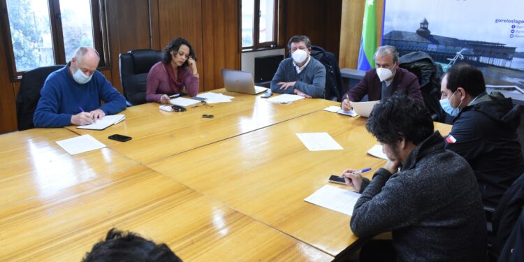 Gobernador y Core Los Lagos fijan prioridades para inversiones sectoriales 2023 en la región