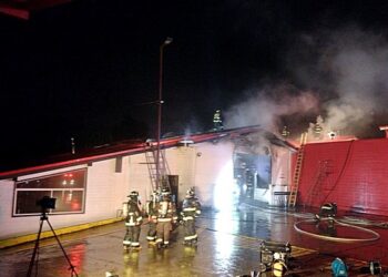 Incendio afectó bodegas de multitienda ubicadas a la salida de Osorno