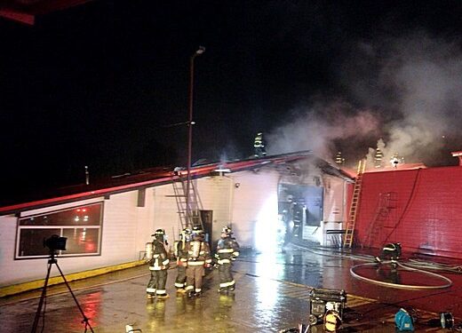 Incendio afectó bodegas de multitienda ubicadas a la salida de Osorno