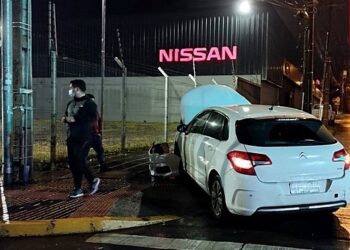Osorno: Vehículo derribó semáforo en sector Rahue Bajo 
