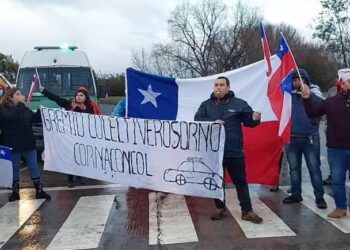 Colectiveros movilizados en Osorno deponen paro tras diálogo con autoridades